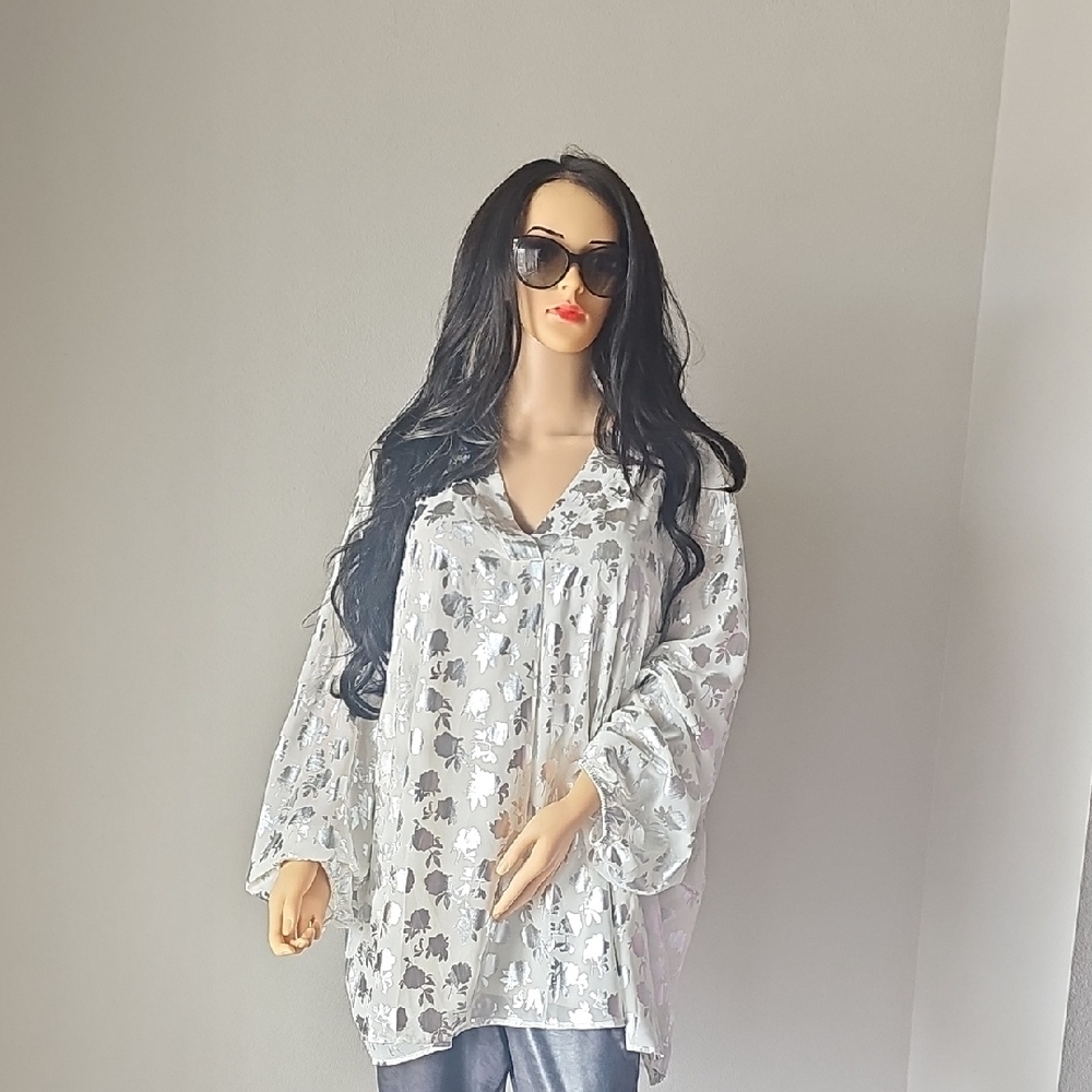 Lane Bryant White and Gray Patterned Blouse